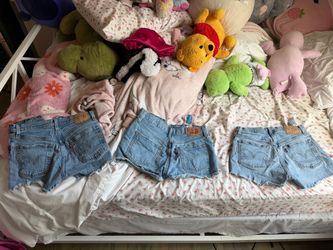 levi shorts