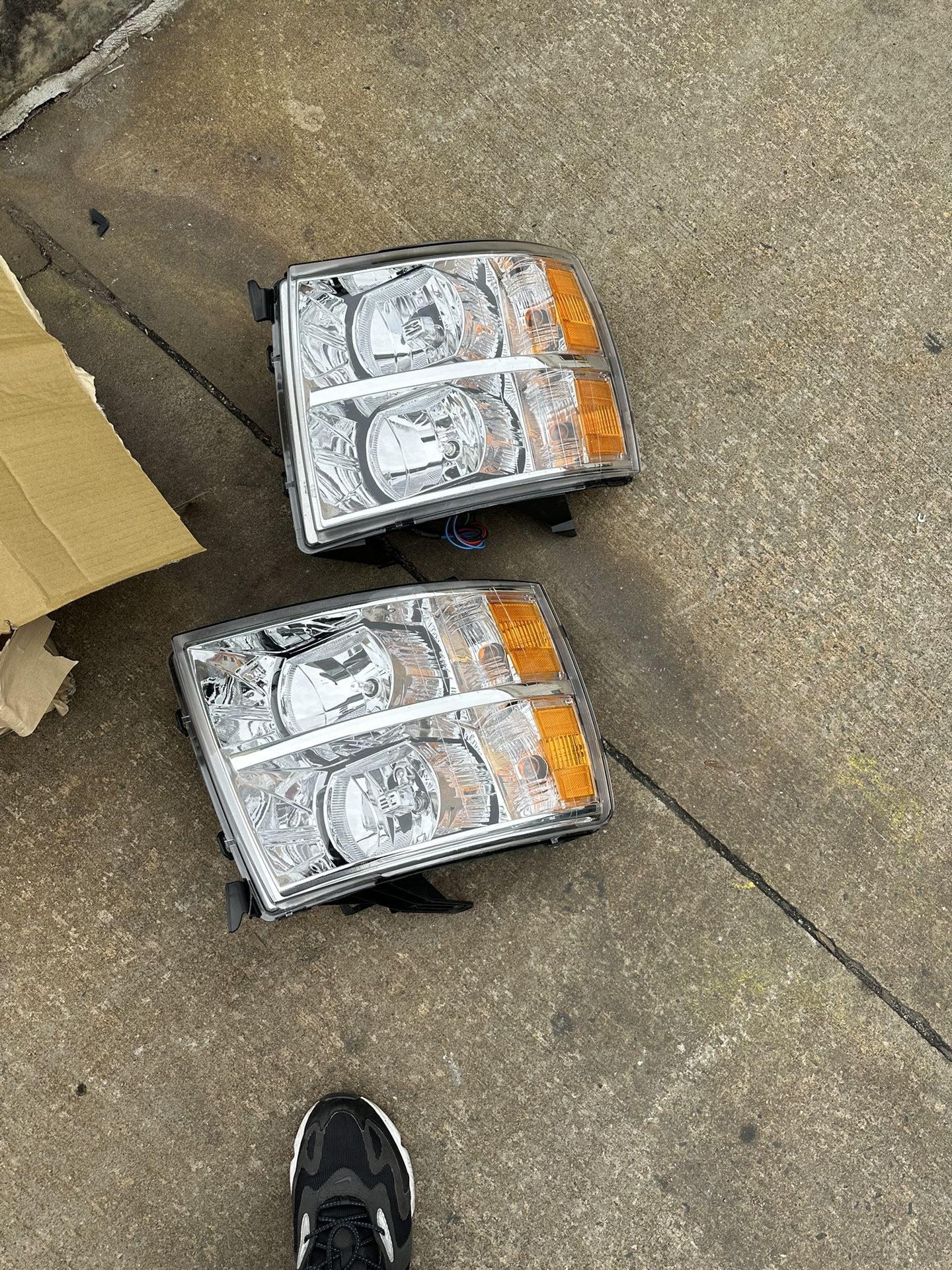 07-13 Chevy Silverado Headlights 