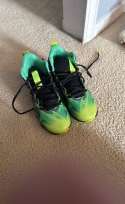 Youth Under Armour Football Cleats Size 2