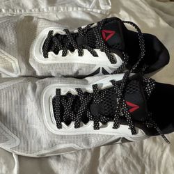 ReeBok Workout shoes. Men’s 9.5