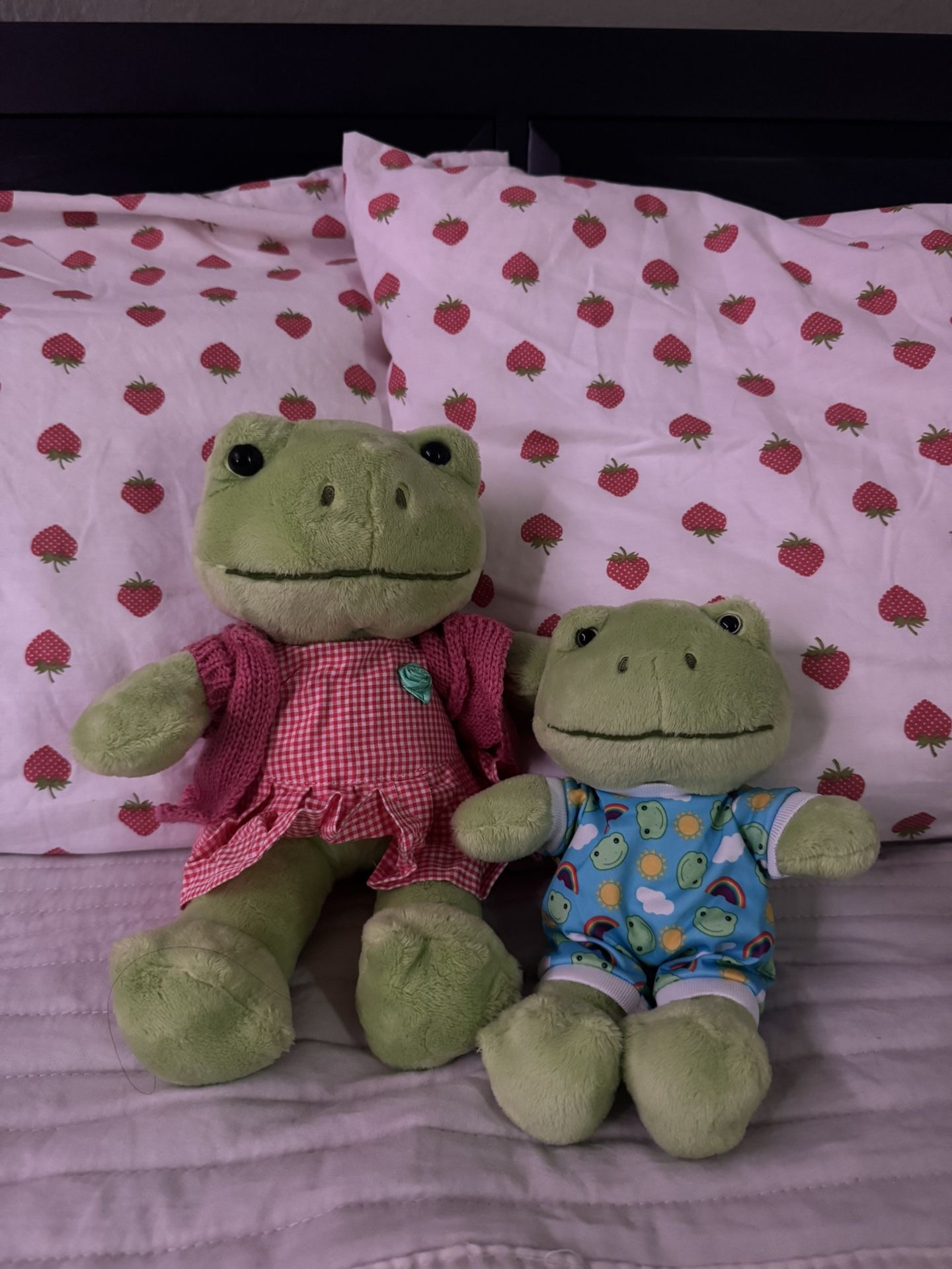 two frog plushies 