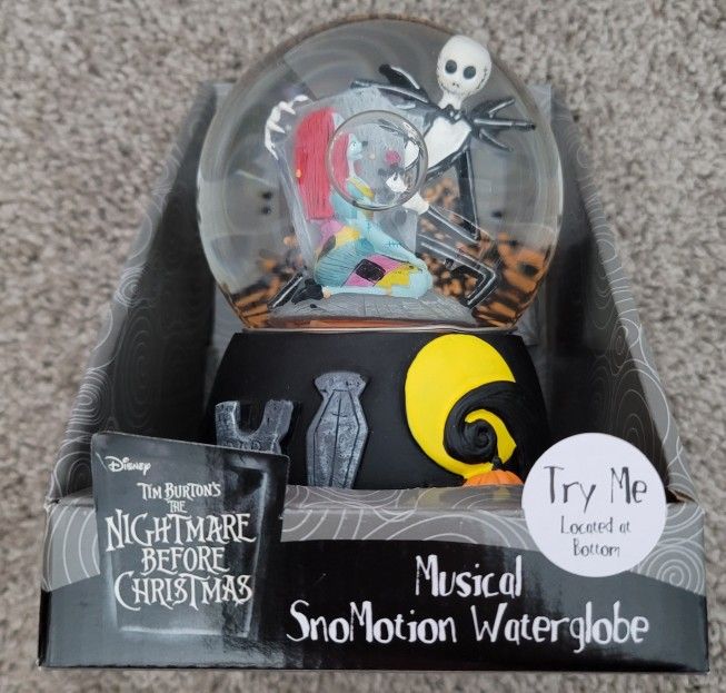 Disney's Nightmare Before Christmas Musical Water Snow Globe Jack and Sally