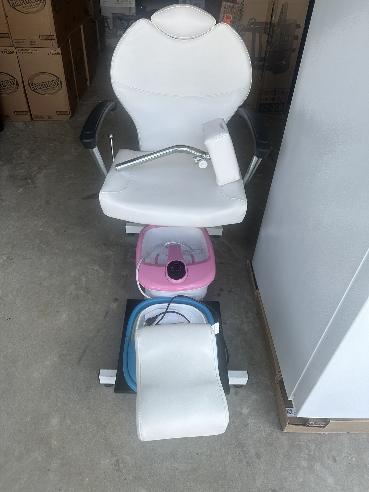 Adjustable Pedicure chair with accessories