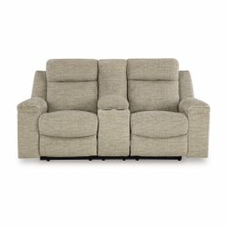 Ashley Manual Reclining Love seat w/Console.6 Month use, like new