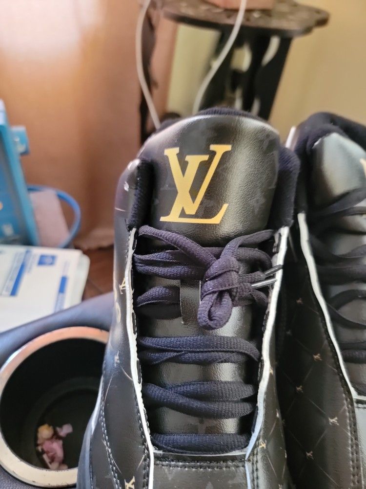 Louis Vuitton Supreme Size 45 11.5
