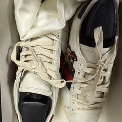 Box dust bag include size 6