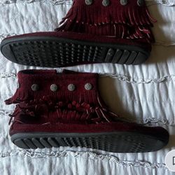 Minnetonka Burgundy Fringe Moccasins 