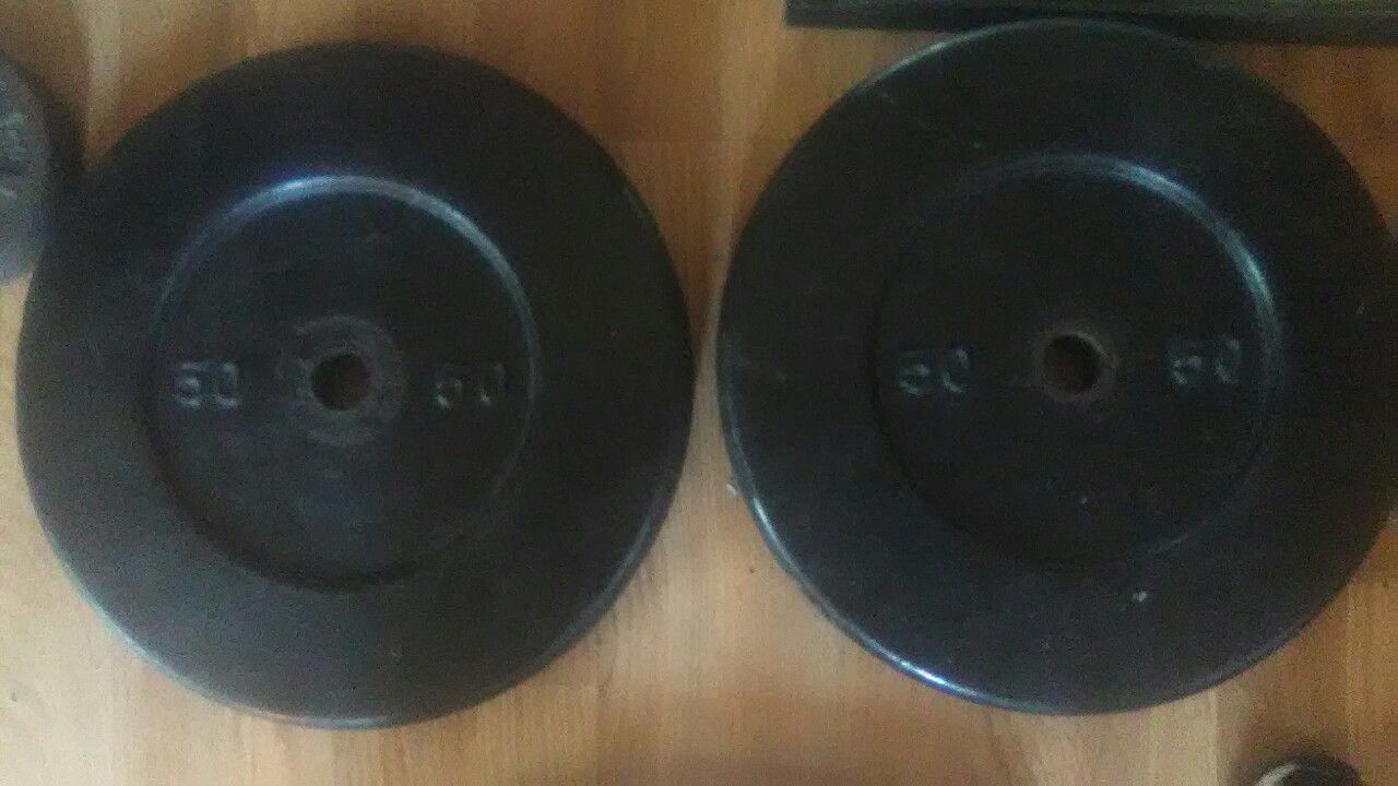2x 50 pound weight plates