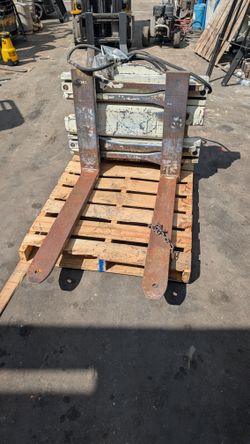 Cascade 50D-CFR-142 Rotator w/ Fork Positioner, Class 3 Carriage – Forklift Attachment