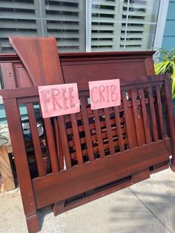 Pottery Barn Kids Larkin 4 in 1 crib