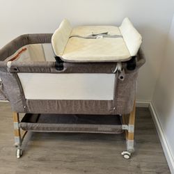 Bedside Baby Bassinet / Sleeper – Gray
