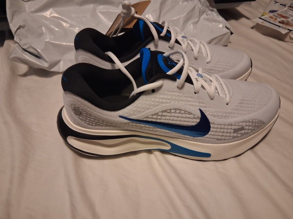 NIKE JOURNEY RUN SIZE 12MEN