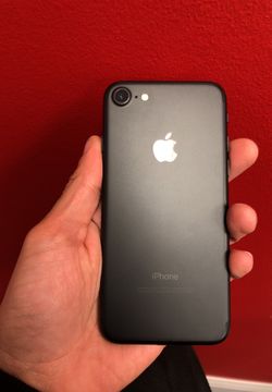 Like new iPhone 7 iCloud locked