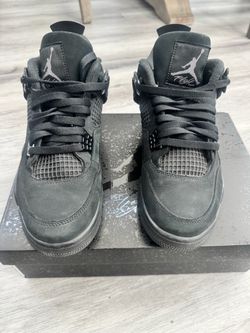 Used Jordan retro 4 black cats