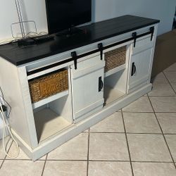 TV . Furniture White Off Color $135