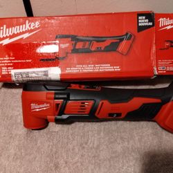 M18 MILWAUKEE Multi Tool TOOL ONLY $95