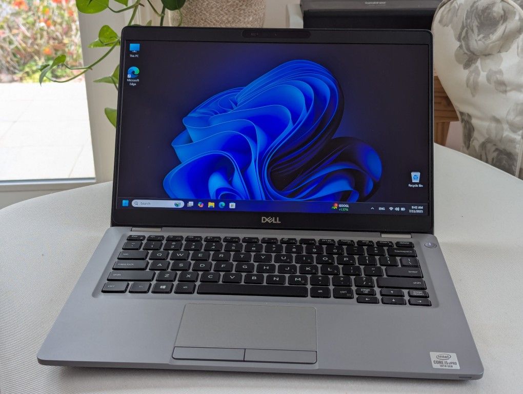 Dell Latitude 13.3" TouchScreen Ultra-Portable Laptop, Intel i5 10th, 16GB RAM, 256GB ΚΙΟΧΙΑ NVMe SSD, Excellent Battey