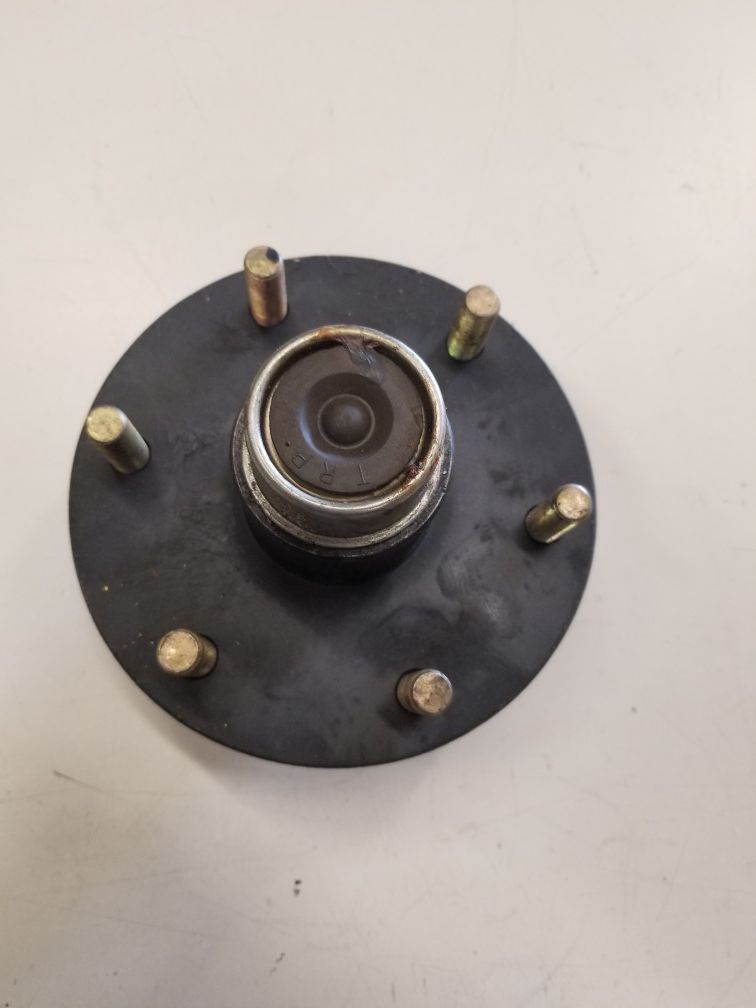 Hug complete with bearings for 3500 pound trailer axle for Sale in