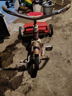 Vintage Radio Flyer tricycle