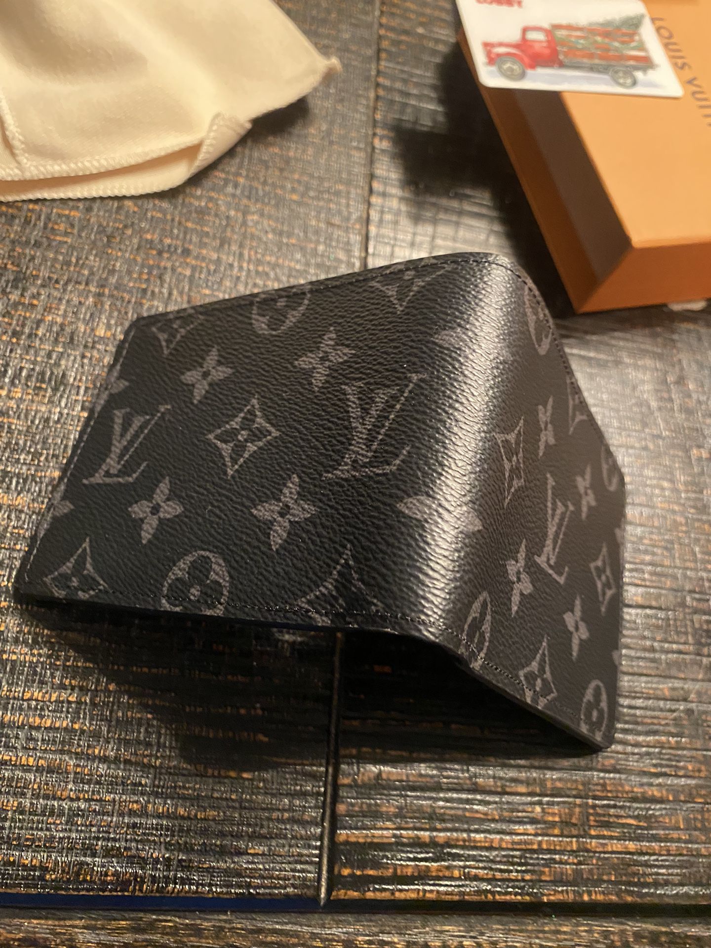 Mens louis Vuitton Wallet for Sale in Stockton, CA - OfferUp