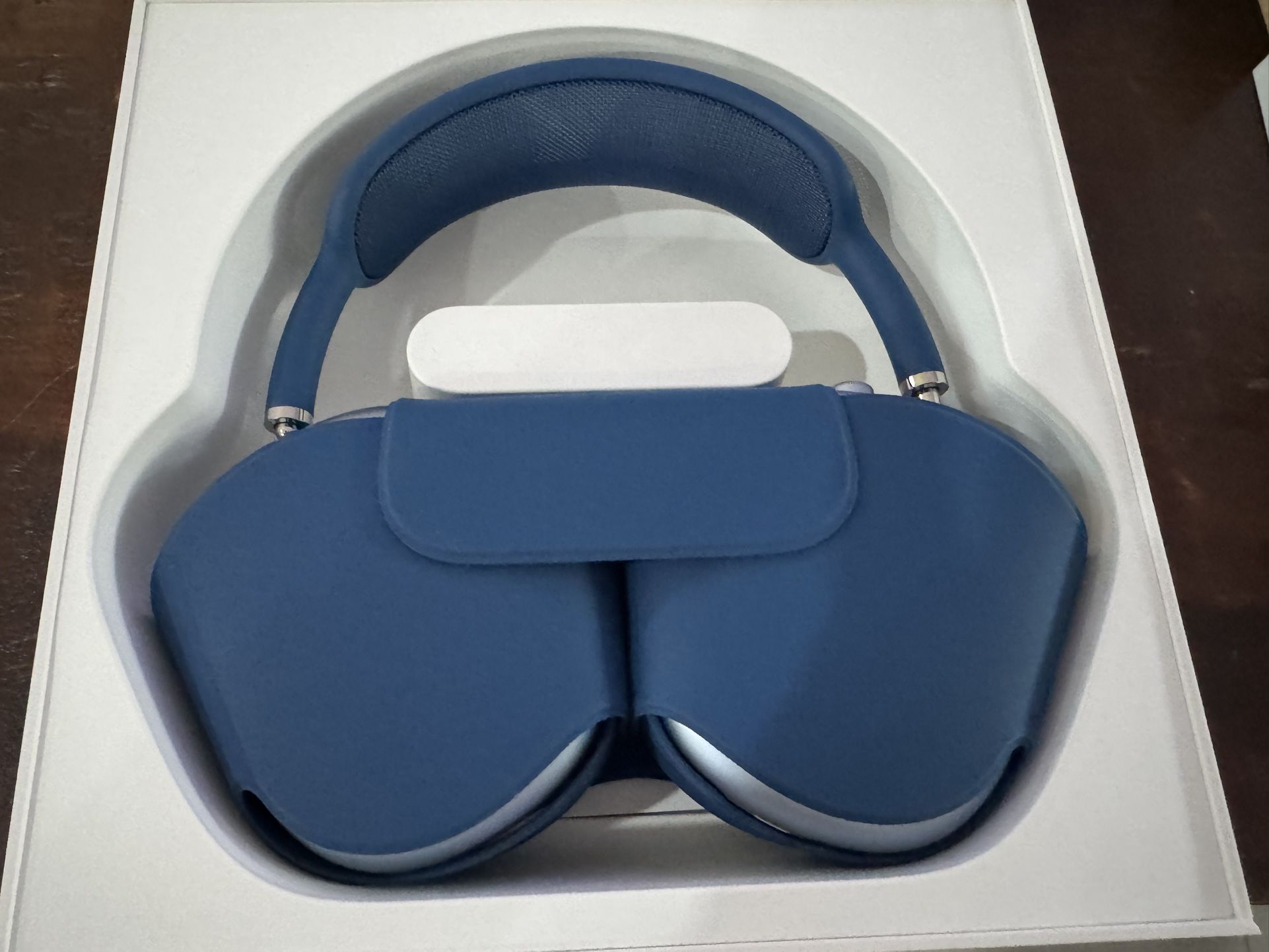 Apple AirPods Max with Smart Case