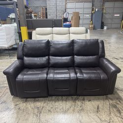 🔥 Power Reclining Leather Sofa – Modern, Comfortable & Loaded 🔥