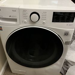 Washer And Dryer With Connectors