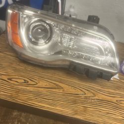 2011-2014 PASSENGER HEADLIGHT /HOLAGEN
