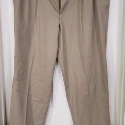 Dockers Khaki Pants Mens Size 40x30 Tan Pocket Pleated Front Relaxed Comfort Fit