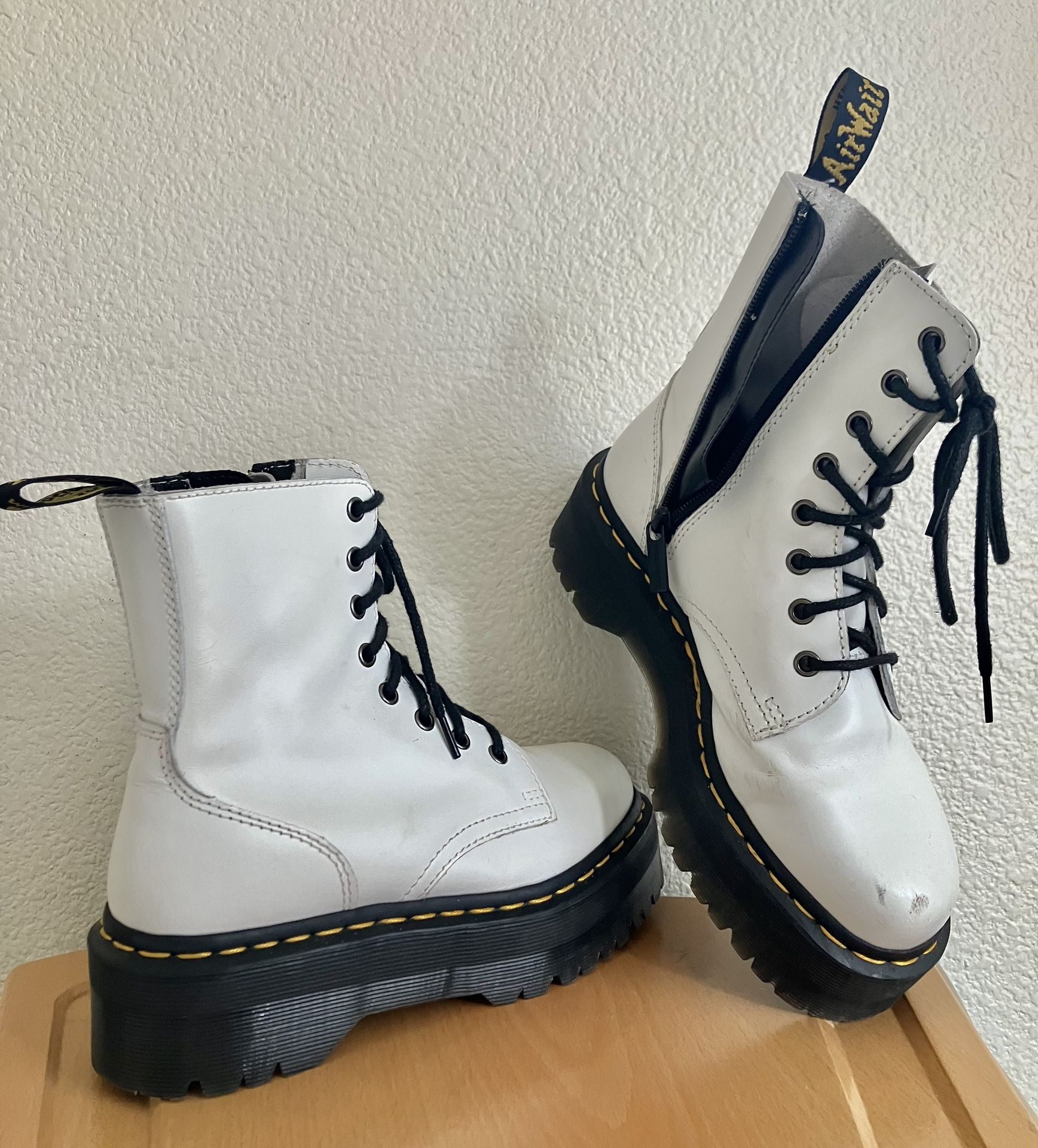 Dr. Martens Polished Smooth Jaden White- Quad Retro