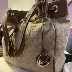 Michael kora bucket Bag