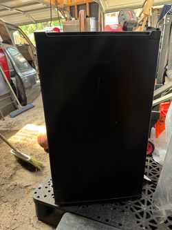 Mini fridge