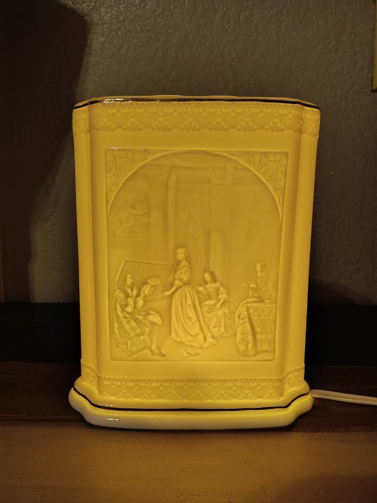 Vintage George Good Corporation Accents Night Light Lamp 7.5" x 6.5".