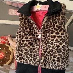 Y2k Cheetah fur vest 3t