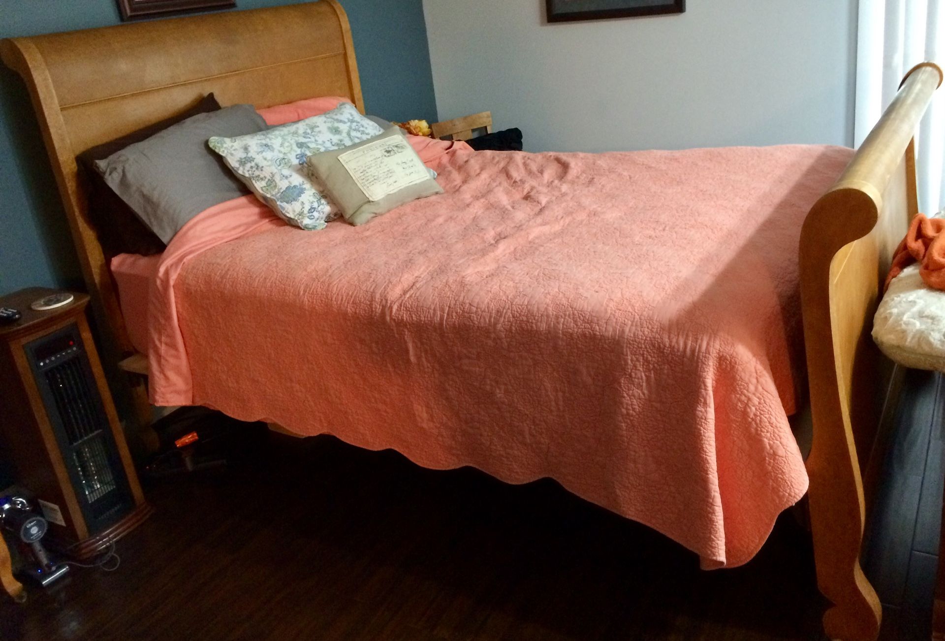 Sleigh Bed And Dresser