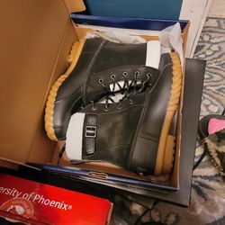 Izod Snow Boots