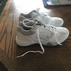 Nike Golf Shoes New, Size 6