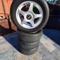 Rines de Aluminio Con Llantas 205-60-R15