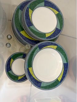 Plates- dinner plates