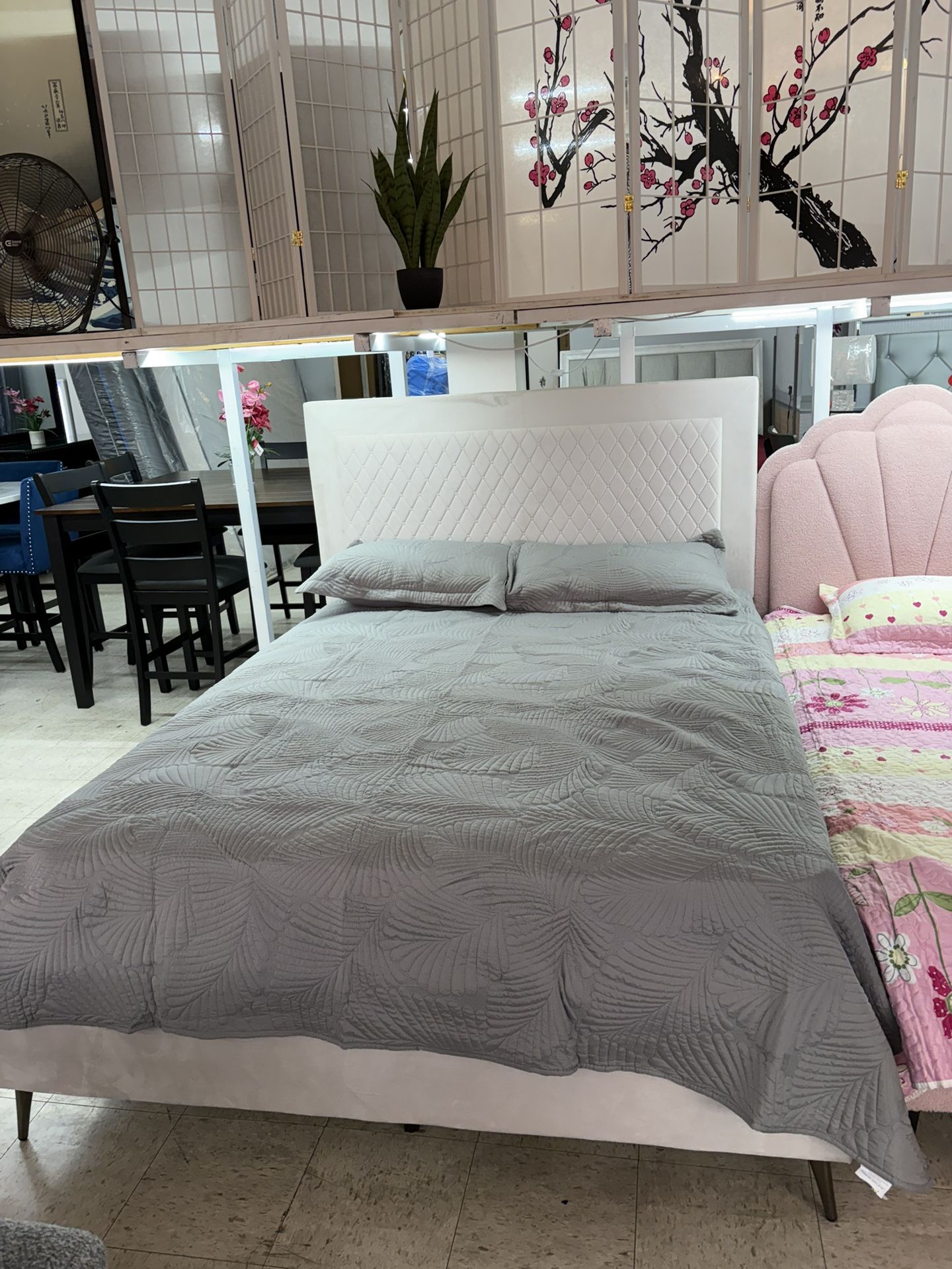 Queen Bed With Queen Regular Mattress Led Lights On Headboard