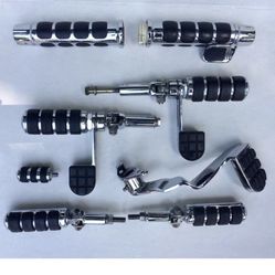 Kuryakyn ISO Pegs, Stirrups, Brake Pedal, Grips Set… - New Condition!