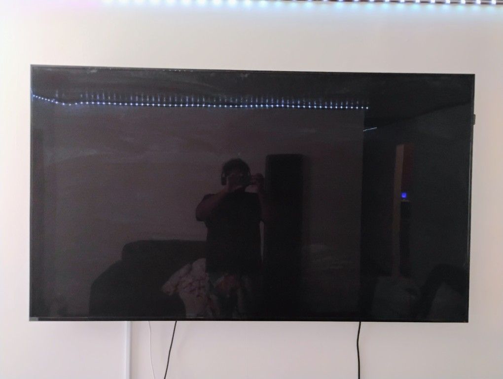 75" Samsung TV