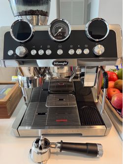 DeLonghi La Specialista Maestro Espresso Machine