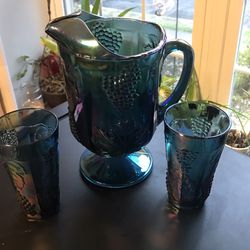 Carnival Pitcher and 2 glasses.