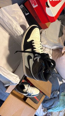 Jordan 1 Retro High Dark Mocha