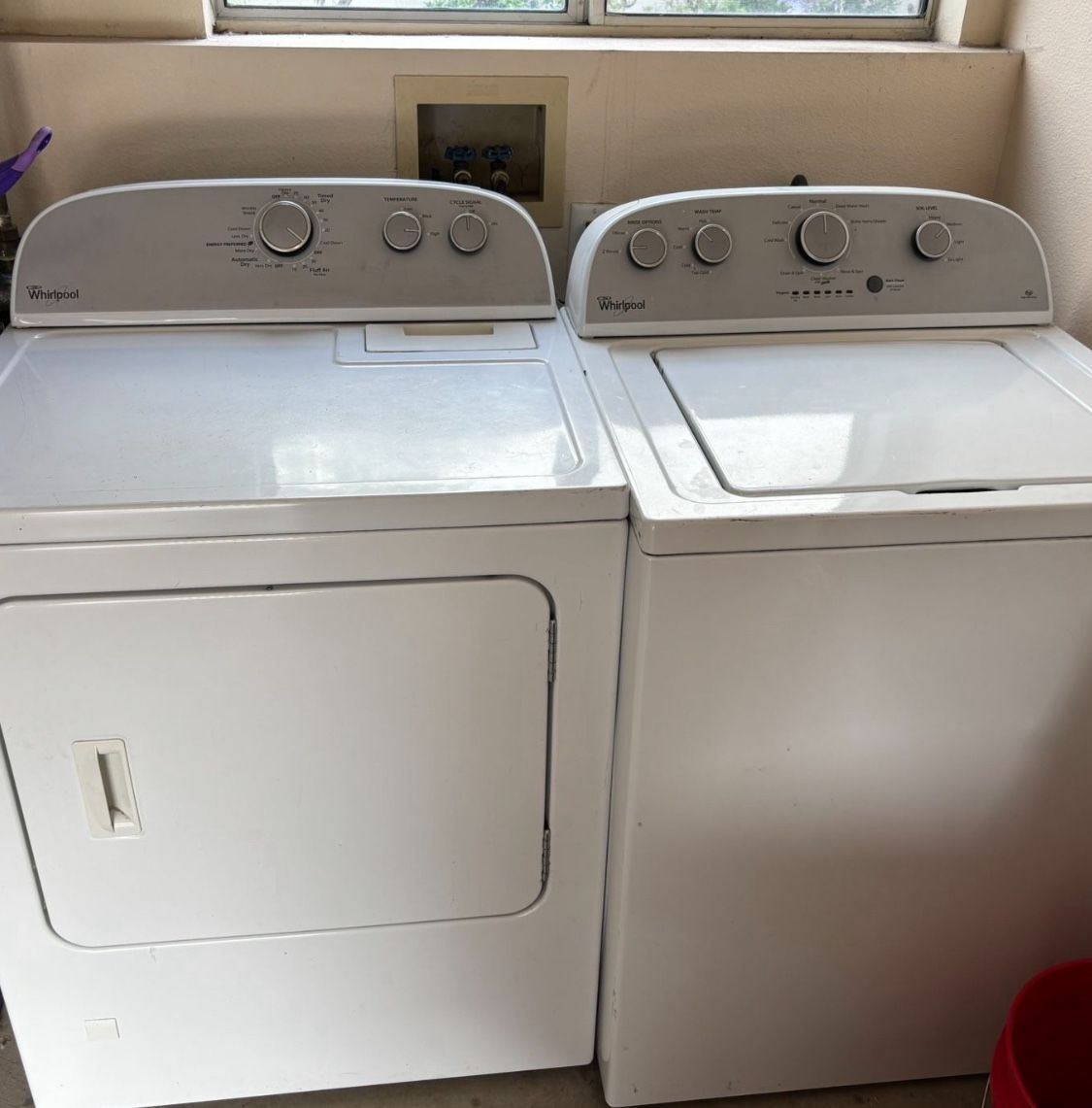 Whirlpool washer and gas dryer (Like New)