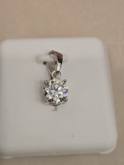 1.5 Tcw Moissanite Pendant S925