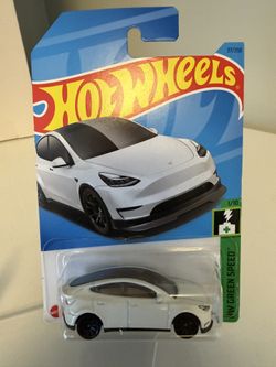 TESLA MODEL Y HOT WHEELS (WHITE)