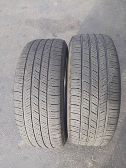 215/55R17 Michelin Defender Tires (2)