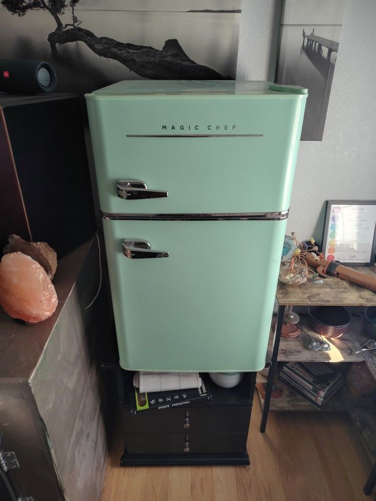 Magic Chef Refrigerator 